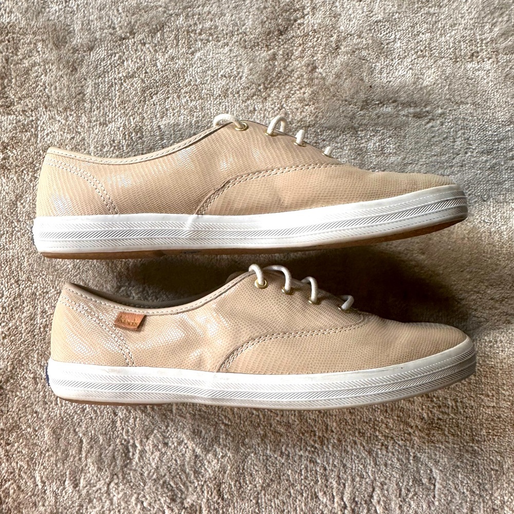 Keds patent embossed shoes size 7